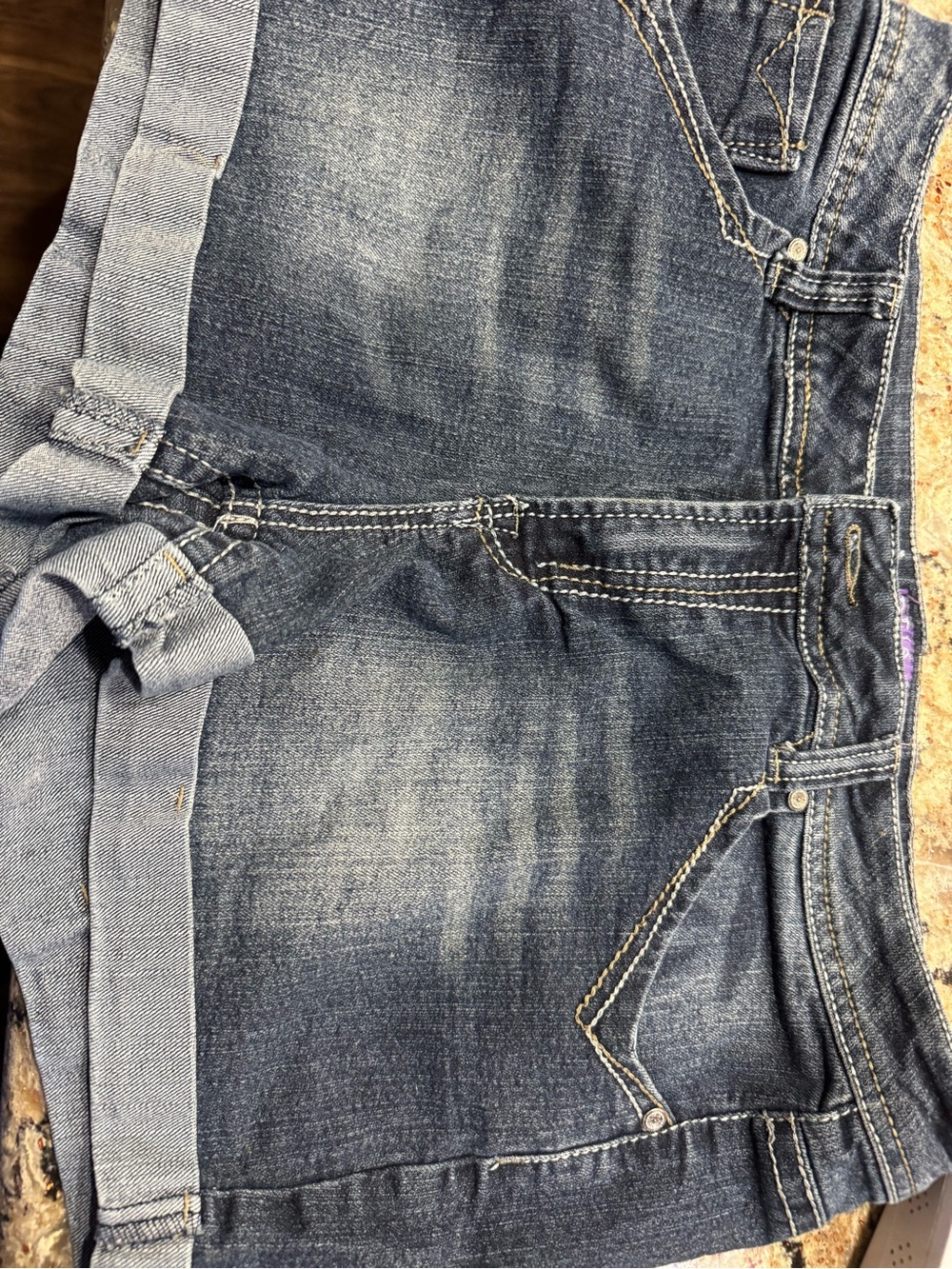 Deja Bleu New York women Jean Shorts size 14 (d1-16)